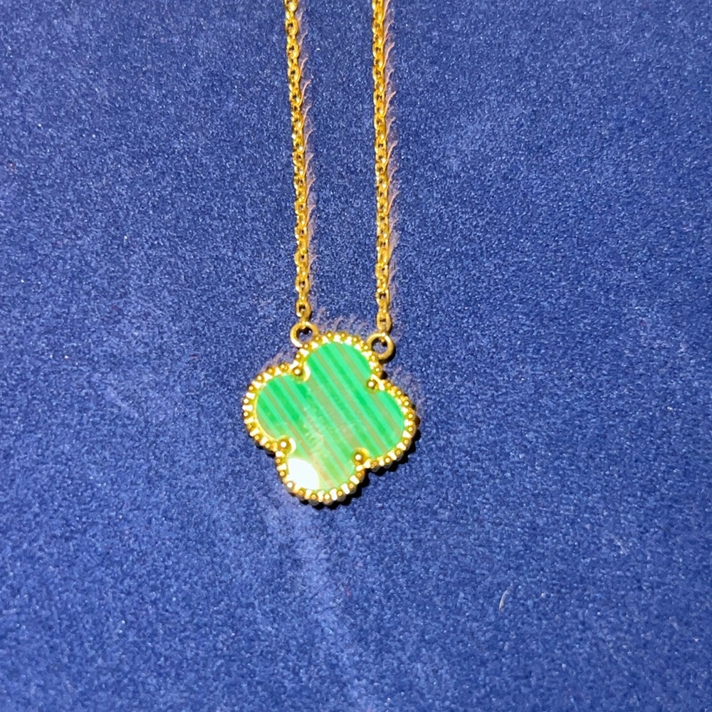 Clover green necklace